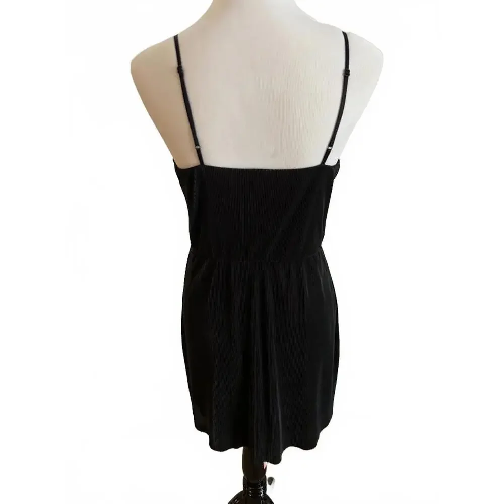 Everly black pleated‎ mini dress Size Small